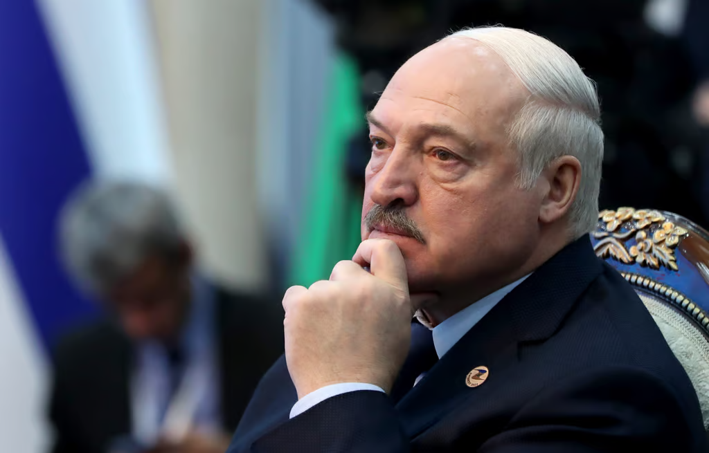 Лукашенко: “Єдиною нашою помилкою було те, що ми не покінчили з Україною разом з Росією у 2014 році